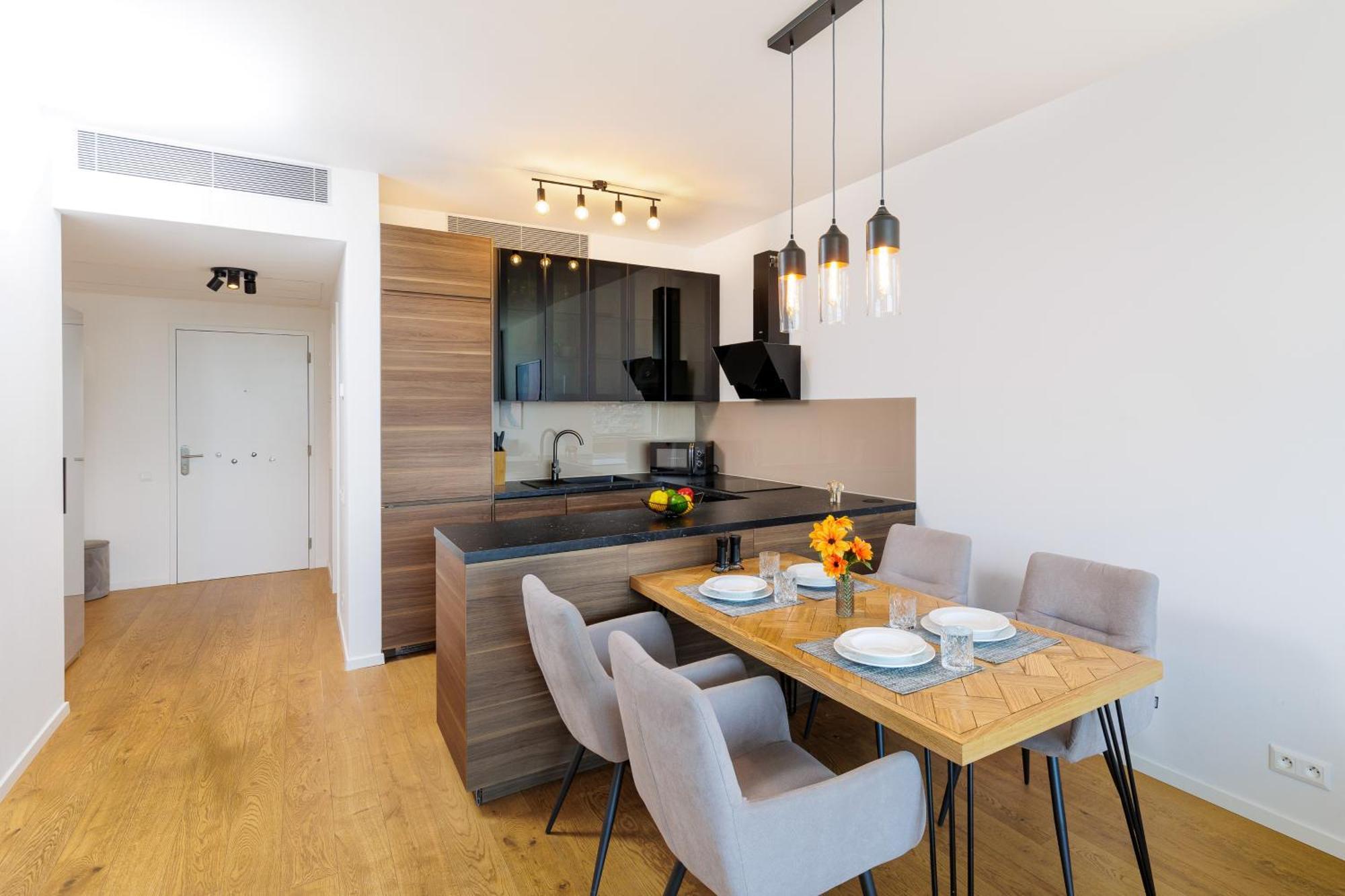 Sky Park 1 - Luxurious #Instaworthy Apartment In Downtown City Center With Included Parking, Best Address In Town Bratislava Bagian luar foto