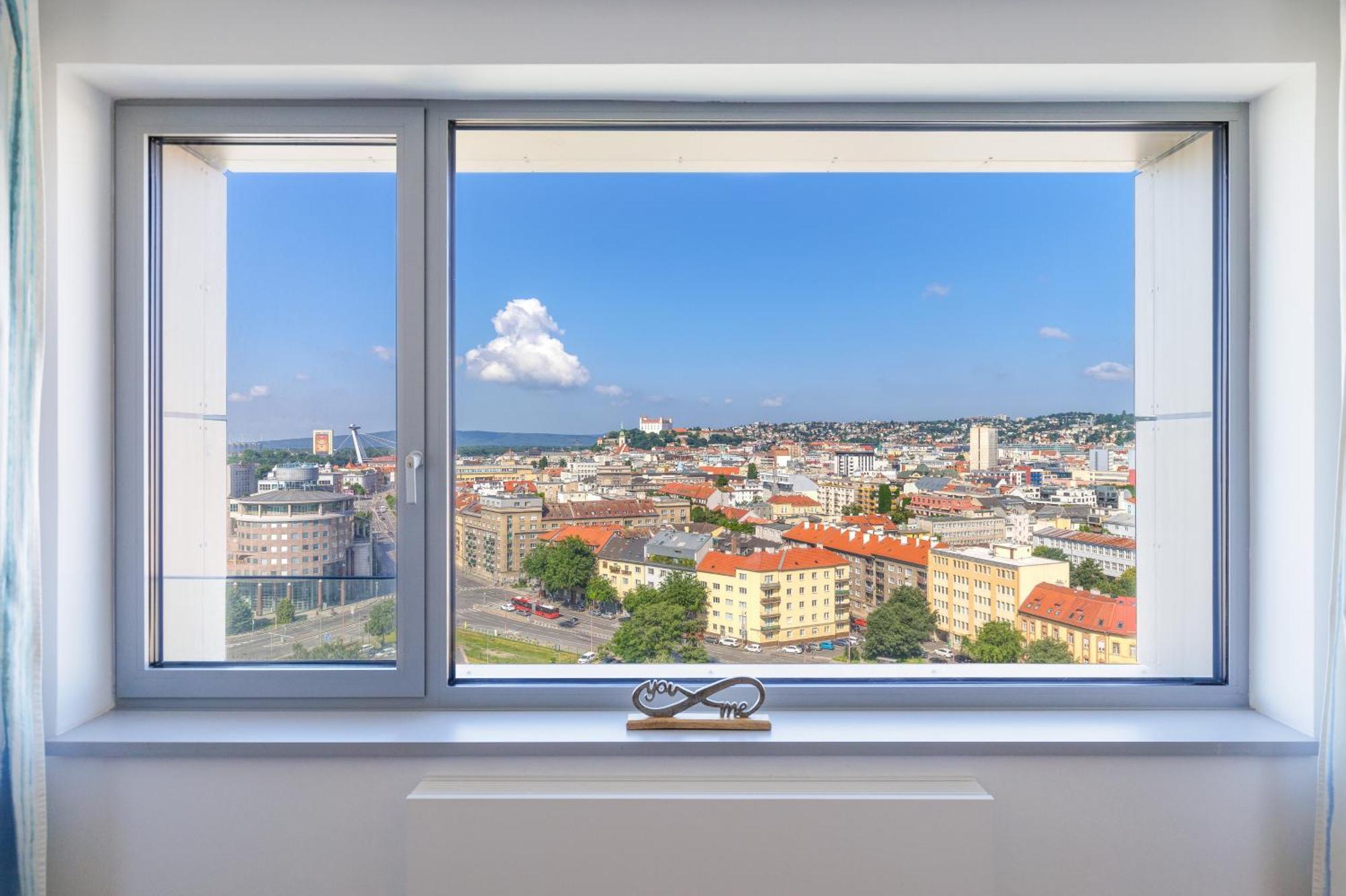 Sky Park 1 - Luxurious #Instaworthy Apartment In Downtown City Center With Included Parking, Best Address In Town Bratislava Bagian luar foto